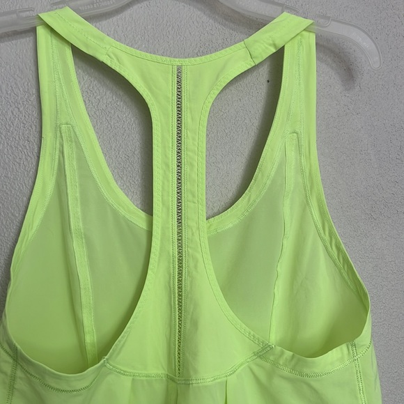 Women’s Lululemon Lightweight Tank Lime Green Size 4 EUC - Picture 7 of 10